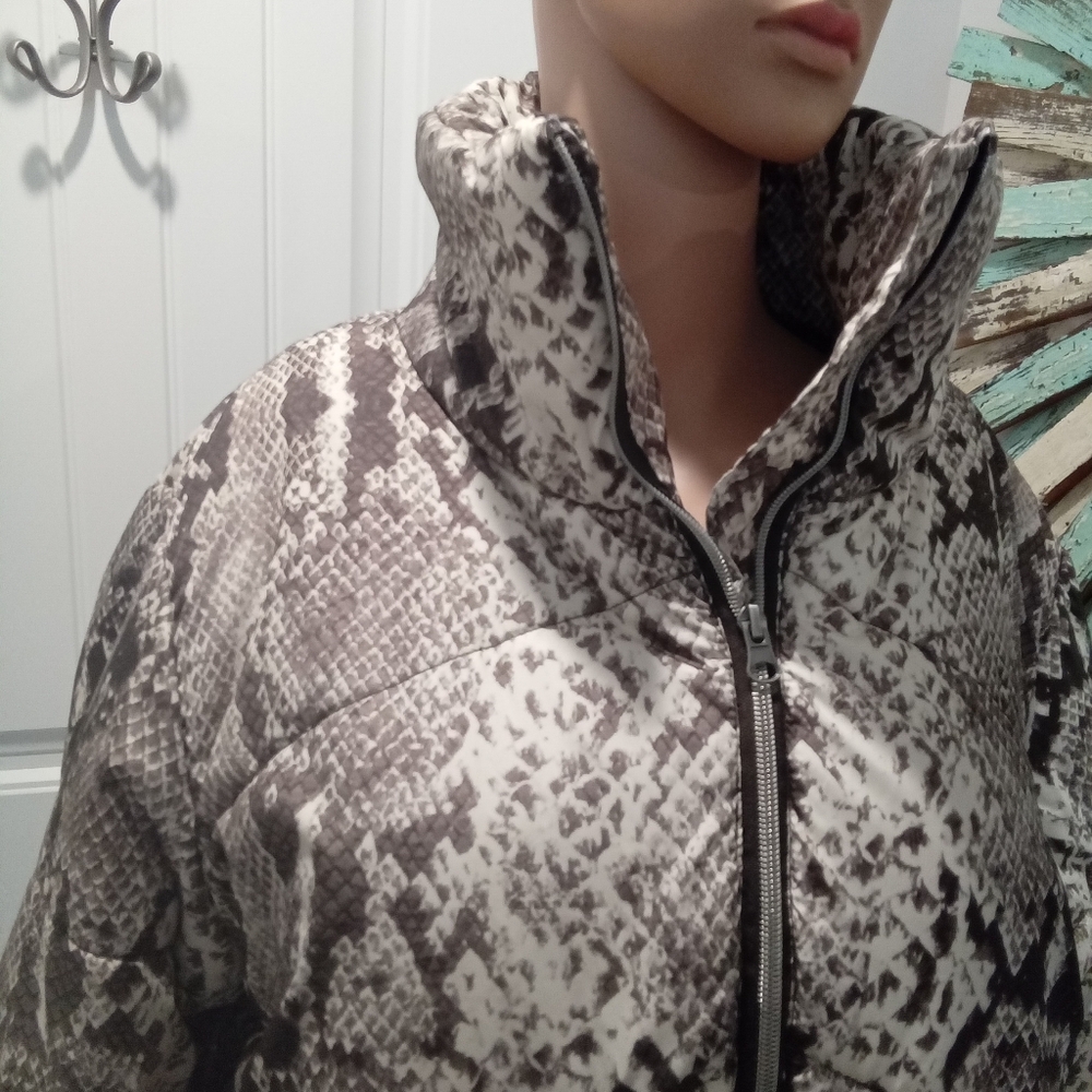 ME JANE size L. Women's Snake Print Puffer Jacket - Picture 4 of 14